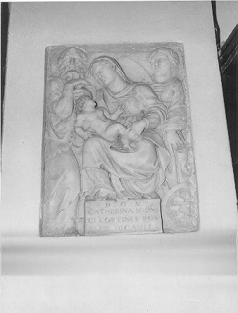 MADONNA CON BAMBINO SAN GIUSEPPE E SANTA CATERINA D'ALESSANDRIA (rilievo) - bottega italiana (sec. XVI)