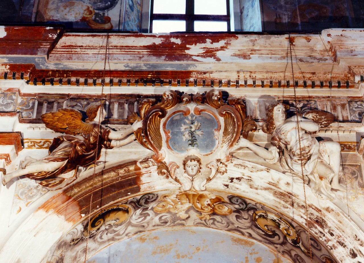 angeli reggicartella (rilievo) - ambito siciliano (Prima metà sec. XVIII)