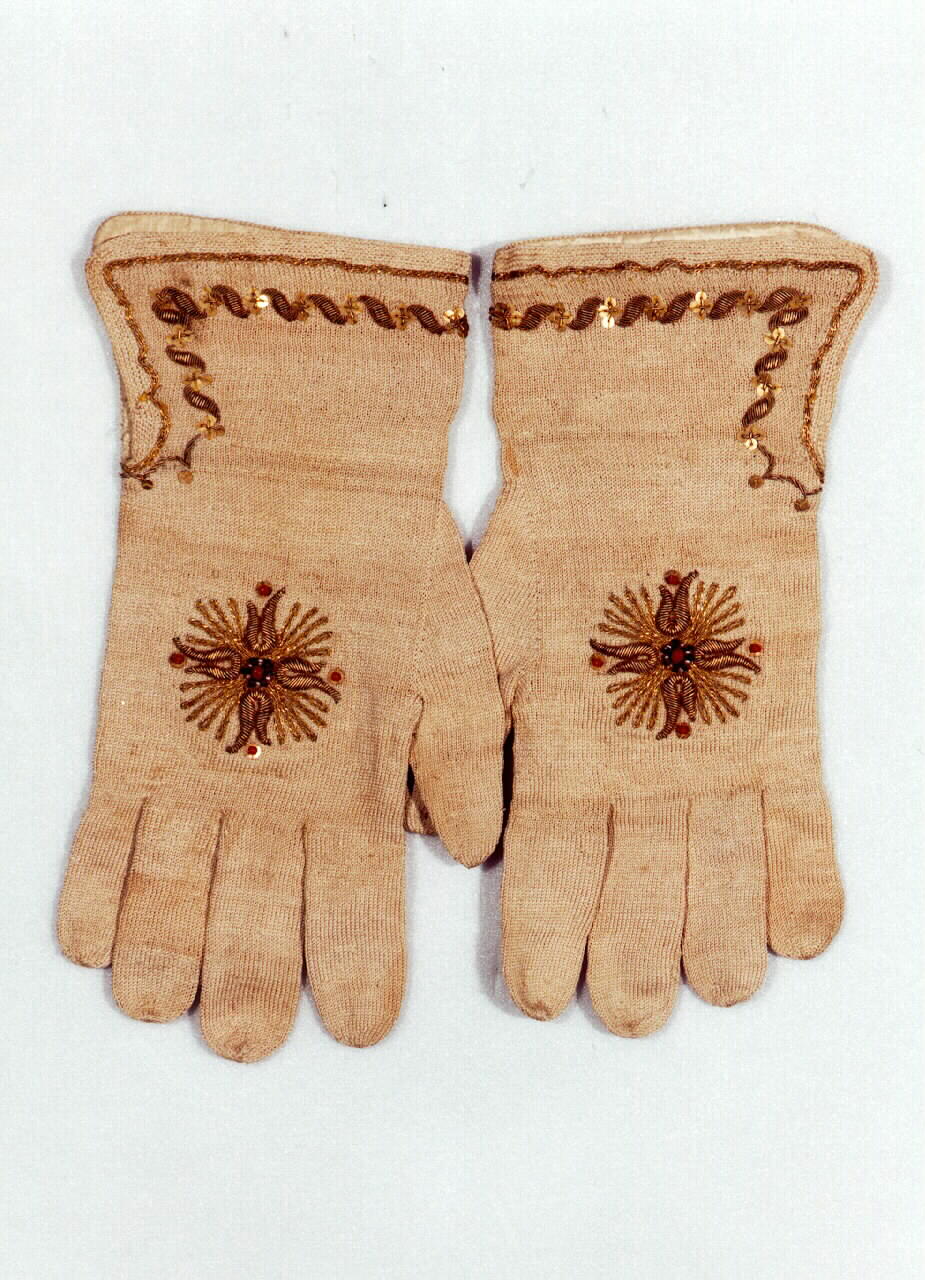 guanti cerimoniali - manifattura siciliana (ultimo quarto sec. XIX)
