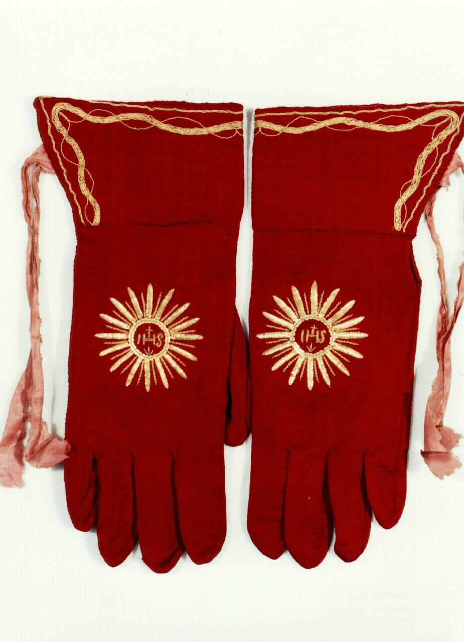 guanti cerimoniali - manifattura siciliana (Fine/inizio secc. XIX/ XX)