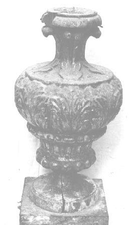 vaso d'altare con composizione floreale, serie - ambito toscano (sec. XVIII)
