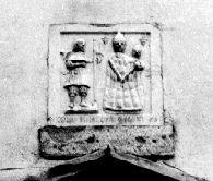 MADONNA DI LORETO CON BAMBINO E SAN PELLEGRINO (rilievo) - ambito lucchese (secc. XVII/ XVIII)