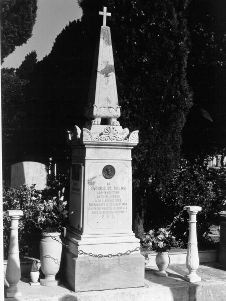 monumento funebre - ambito toscano (seconda metà sec. XIX)