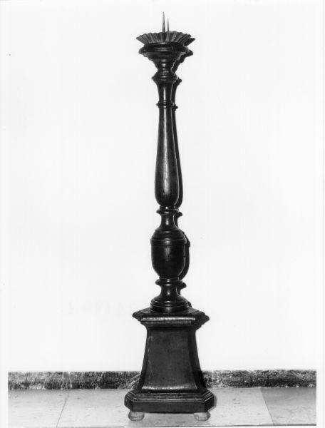 candelabro, opera isolata - manifattura pisana (seconda metà sec. XIX)