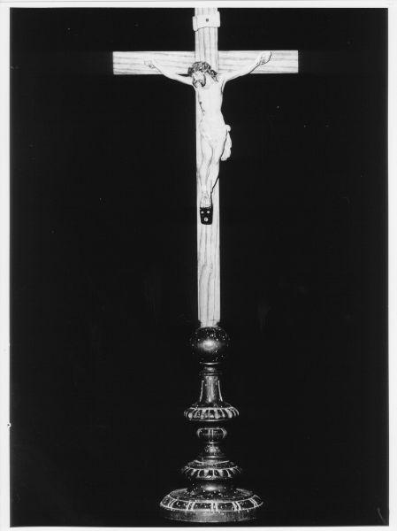 croce d'altare, opera isolata - manifattura pisana (seconda metà sec. XIX)