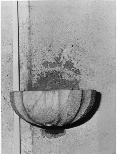 acquasantiera da parete, opera isolata - bottega toscana (fine/inizio secc. XVII/ XVIII)