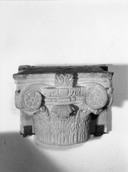 capitello composito, serie - bottega toscana (prima metà sec. XVIII)