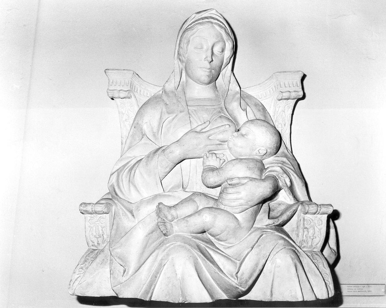 MADONNA DELL A TOSSE, MADONNA CON BAMBINO (rilievo) - ambito italiano (primo quarto sec. XX)