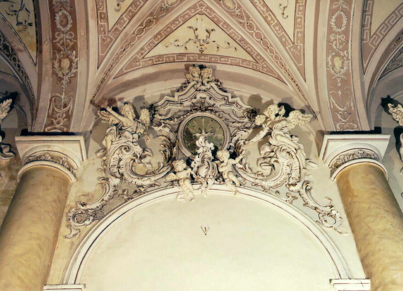 angeli ed angioletti tra motivi decorativi vegetali (rilievo) - ambito siciliano (Seconda metà sec. XVIII)