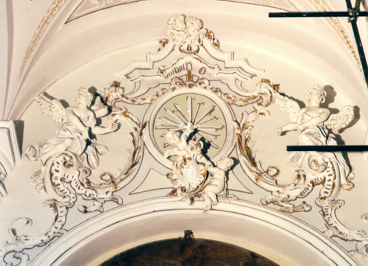 angeli, angioletti e cherubini tra motivi decorativi fitomorfi (rilievo) - ambito siciliano (Seconda metà sec. XVIII)