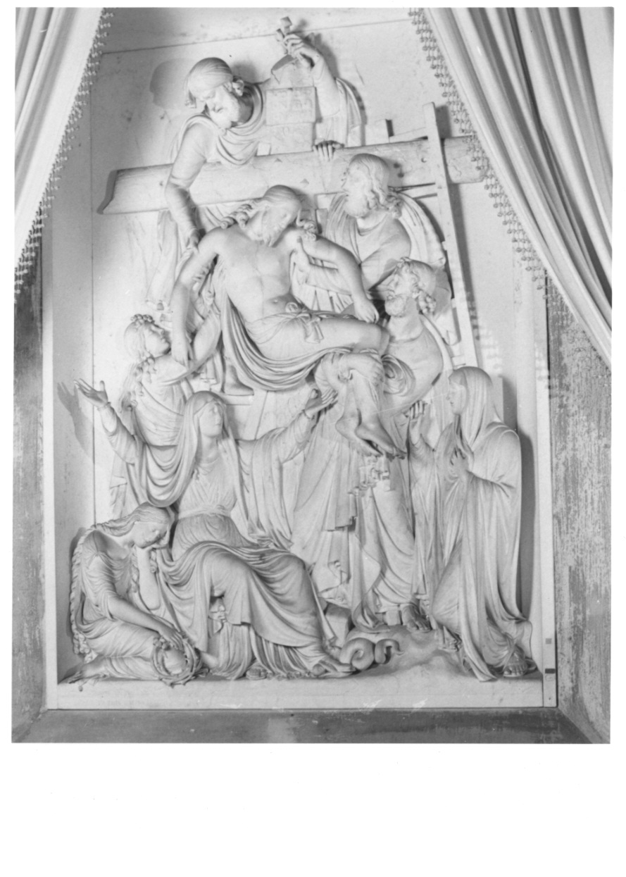 deposizione di Cristo dalla croce (rilievo, opera isolata) di De Fabris Giuseppe (metà sec. XIX)
