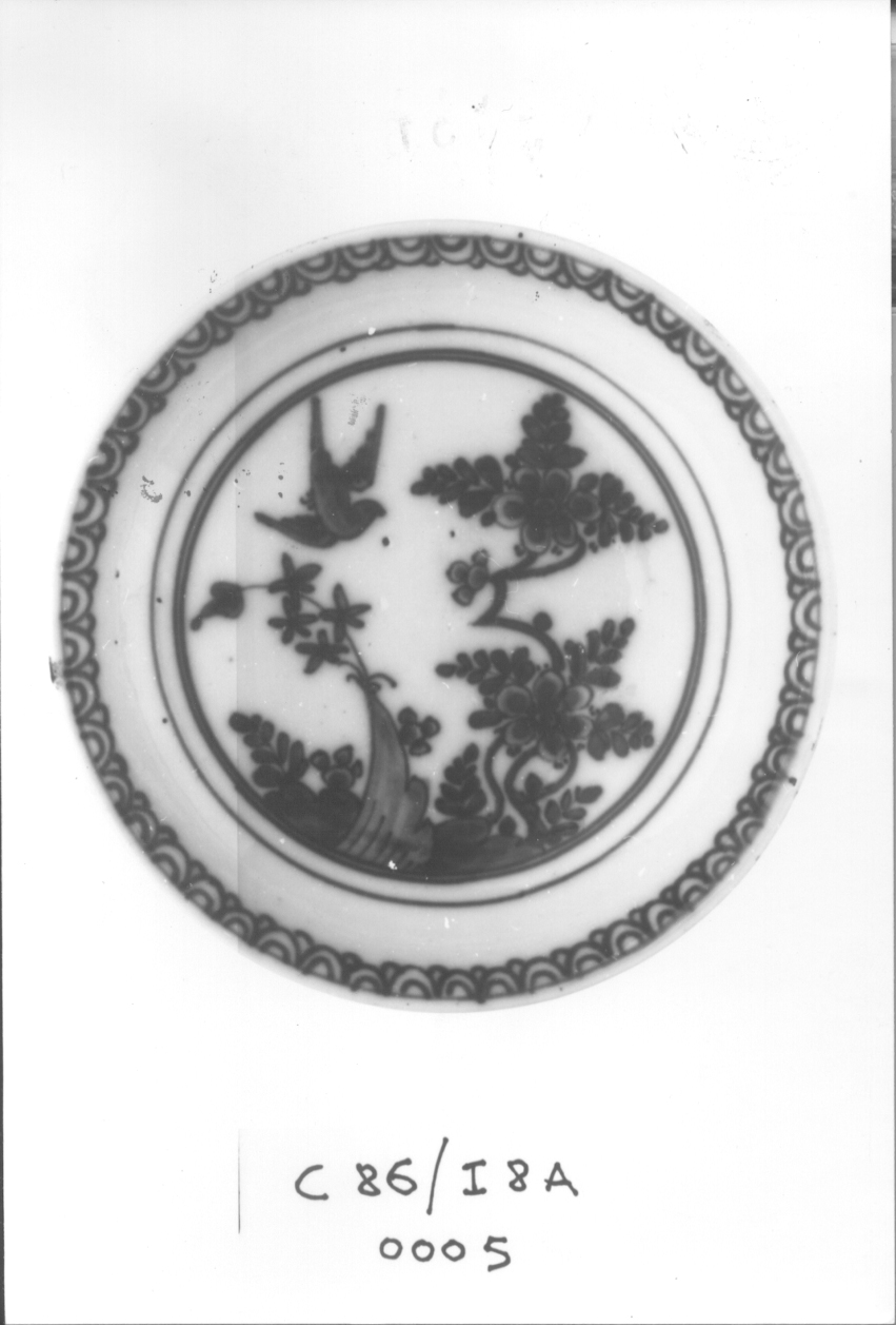 ramo di pruno in fiore con sperone di roccia e uccello in volo (piattino, coppia) di Manifattura di Meissen (secondo quarto sec. XVIII)