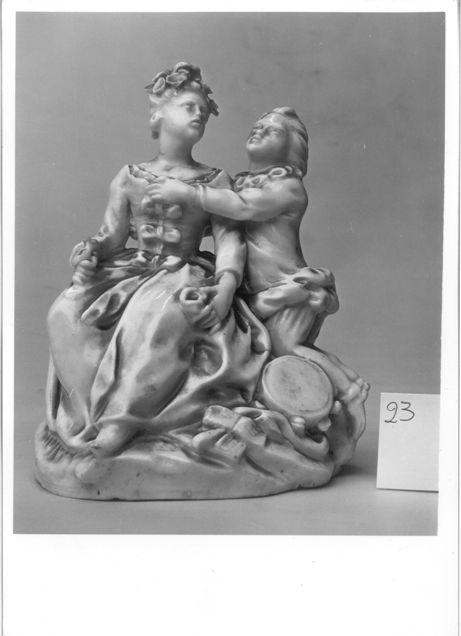 figura maschile e figura femminile (gruppo scultoreo, opera isolata) - manifattura francese (sec. XVIII)
