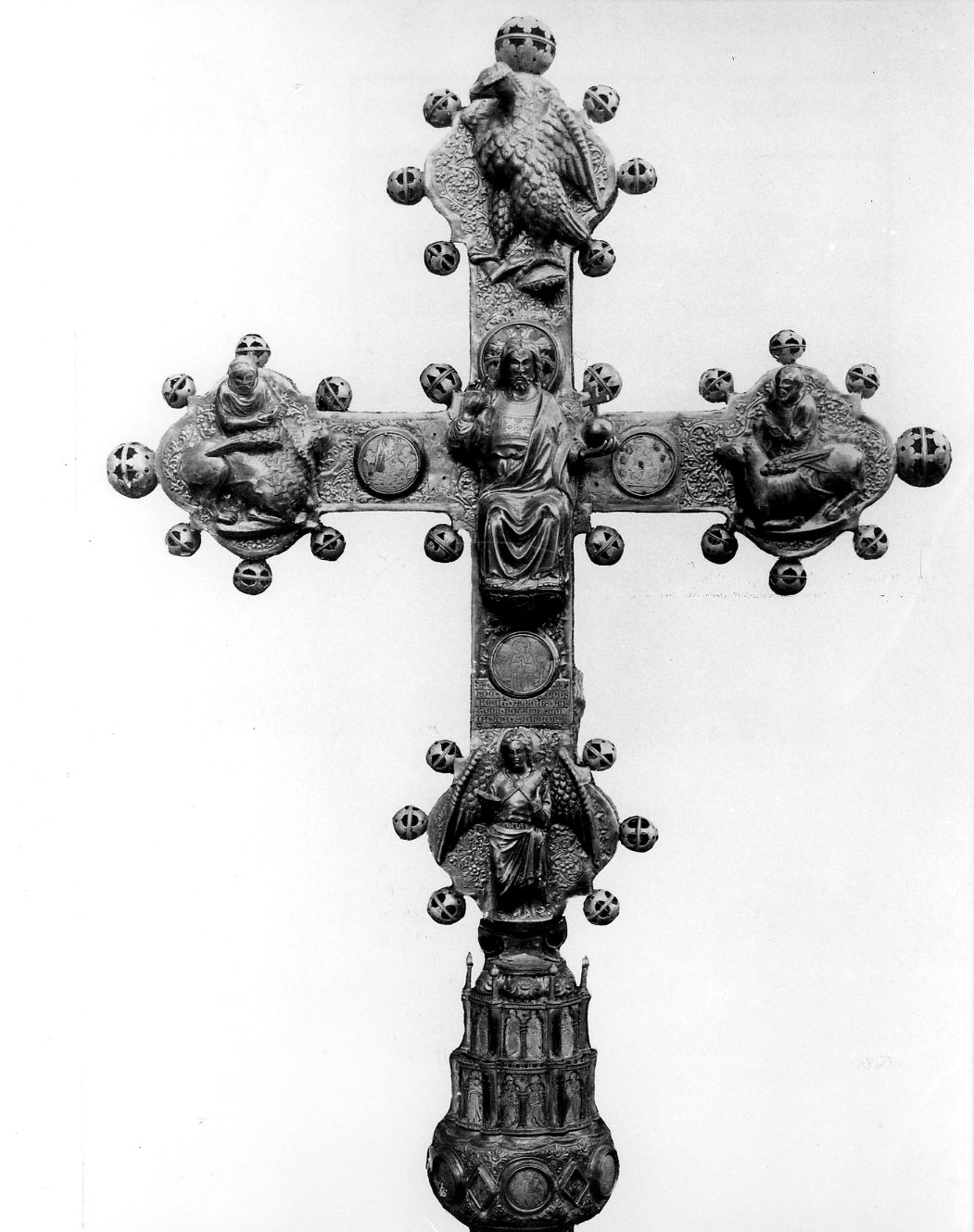 Cristo redentore, Annunciazione, simboli dei Quattro Evangelisti (croce processionale) di Amico di Antonio di Notar Amico (primo quarto sec. XV)