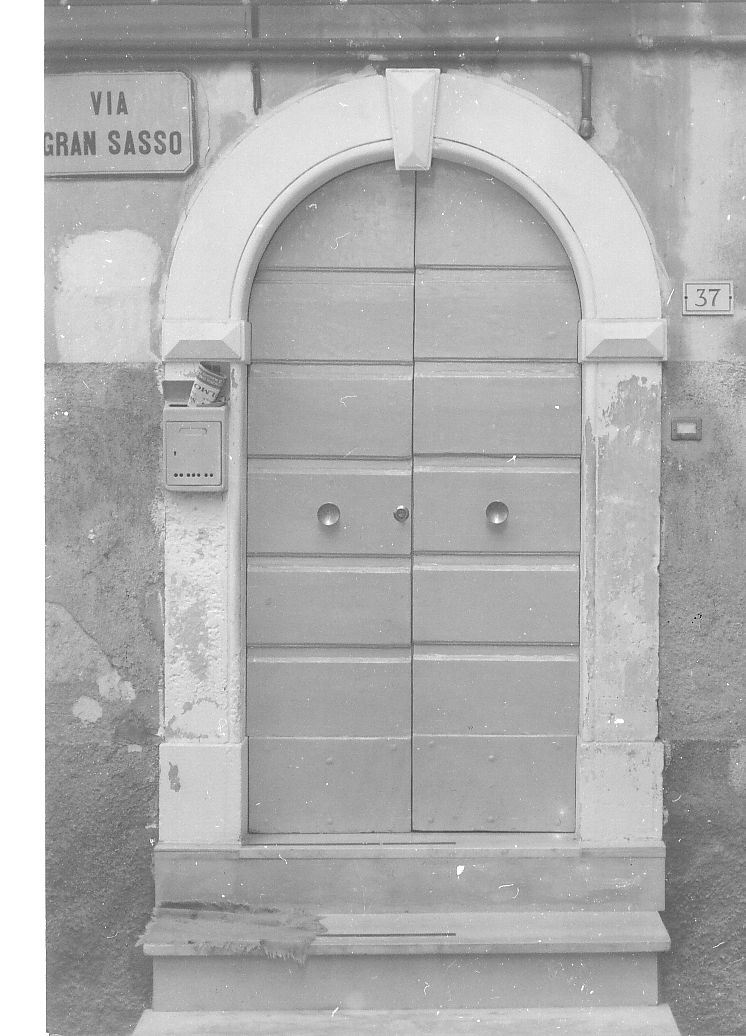 portale, opera isolata - bottega Italia centrale (secc. XIX/ XX)
