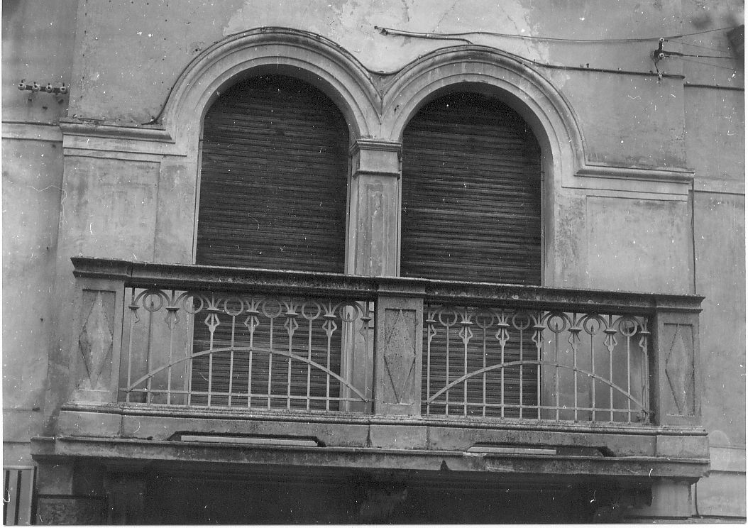 porta finestra, serie - bottega Italia centrale (fine/inizio secc. XIX/ XX)