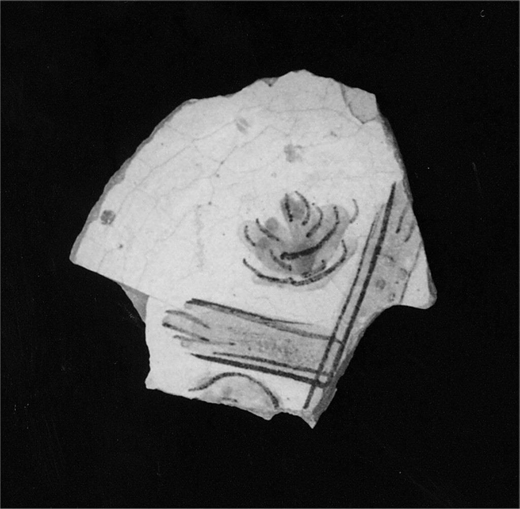 Motivo decorativo (fondo di ciotola, frammento) - manifattura abruzzese (fine/inizio secc. XVII/ XVIII)