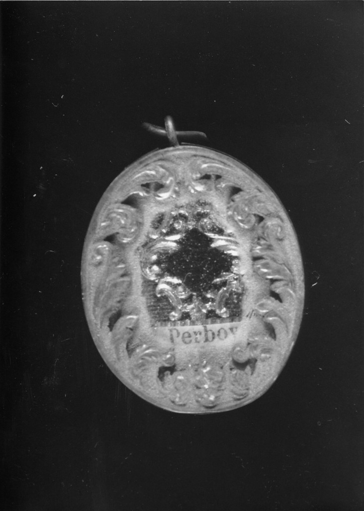 Frate Francescano Crocifisso; motivi decorativi vegetali (reliquiario a capsula - a pendente) - ambito francese (ultimo quarto sec. XIX)