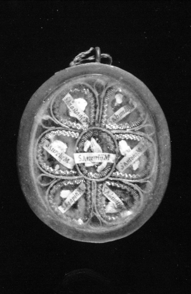 Motivo decorativo a fiore (reliquiario a capsula - a pendente) - produzione Italia meridionale (sec. XVIII)