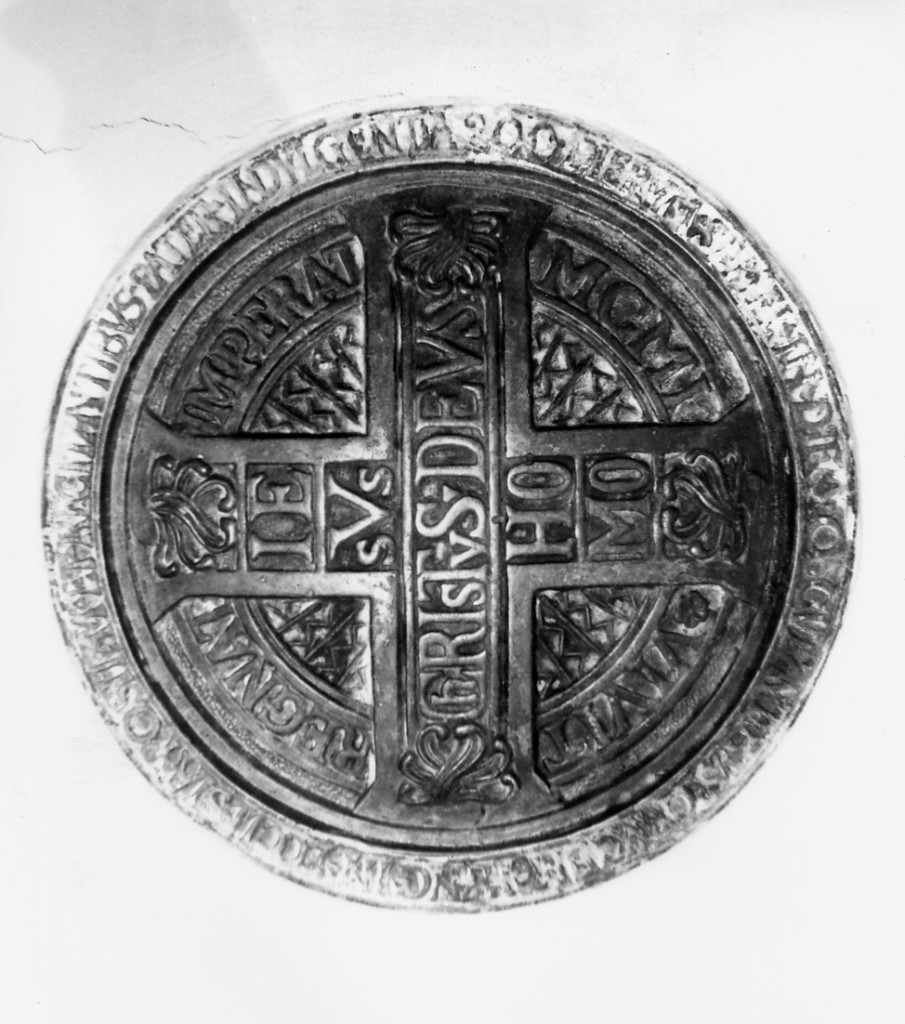 Croce (medaglia devozionale) - produzione abruzzese (sec. XX)