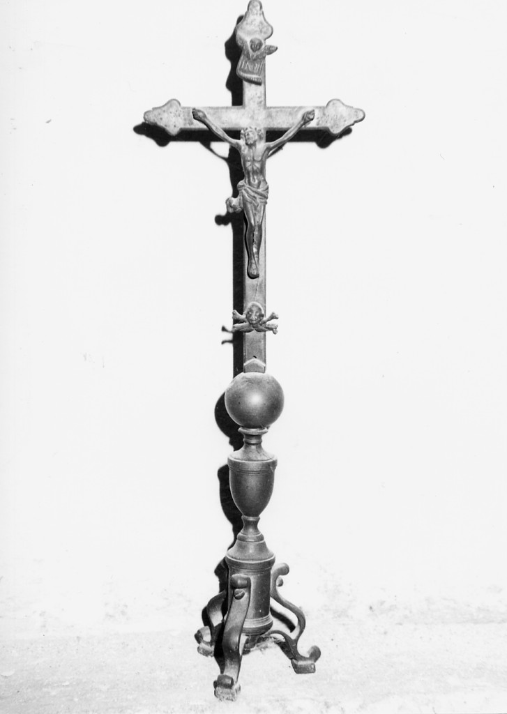 croce processionale - ambito abruzzese (fine/inizio secc. XIX/ XX)