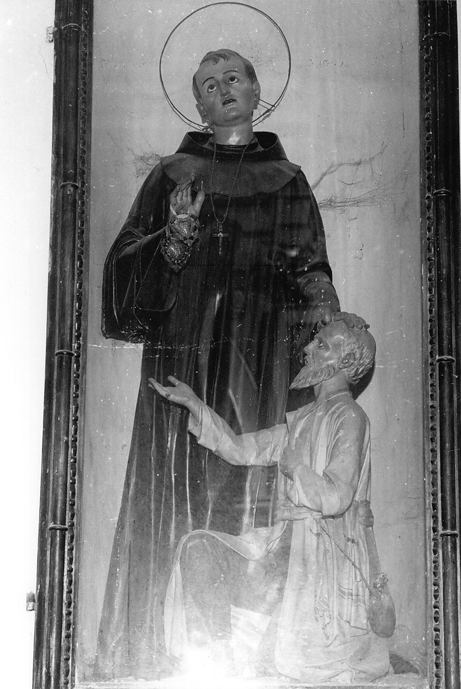 San Mauro benedice un devoto genuflesso ai suoi piedi (gruppo scultoreo, opera isolata) - ambito Italia centrale (sec. XIX)