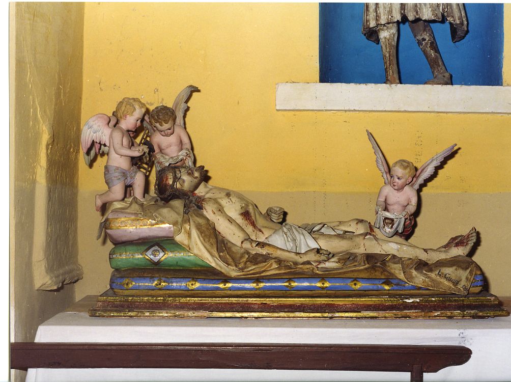 Cristo morto (gruppo scultoreo) di Guacci Luigi (sec. XX)