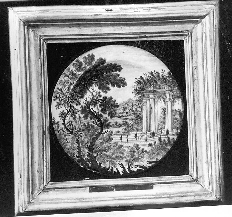 paesaggio con architetture (piatto) di Cappelletti Nicola (attribuito) (sec. XVIII)