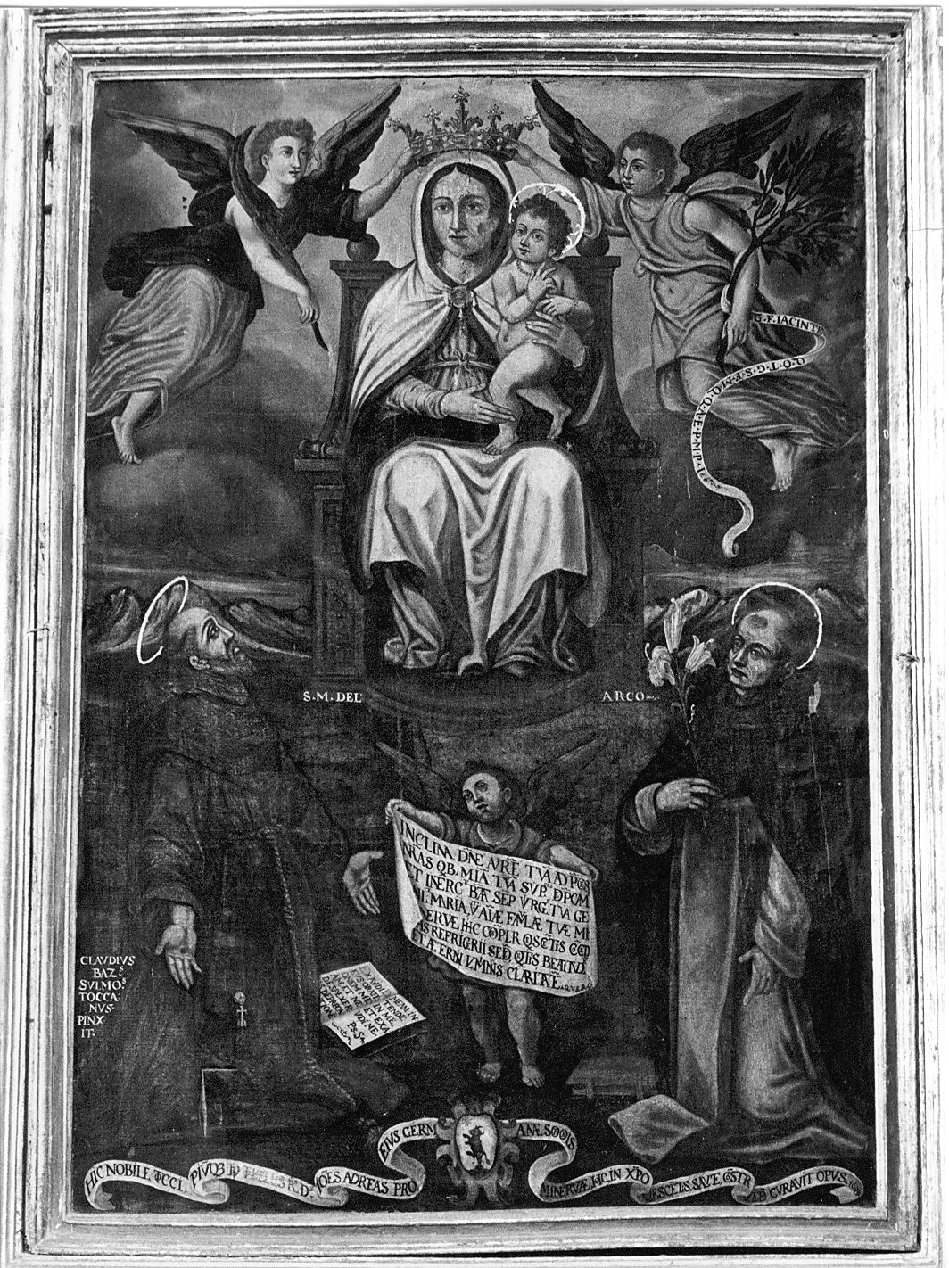 Madonna dell'Arco, Madonna con Bambino in trono con San Francesco d'Assisi e San Domenico (dipinto) di Bazzano Claudio (attribuito) (sec. XVII)