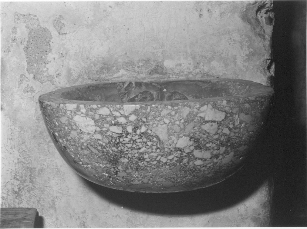 acquasantiera da parete, serie - bottega Italia centrale (sec. XIX)