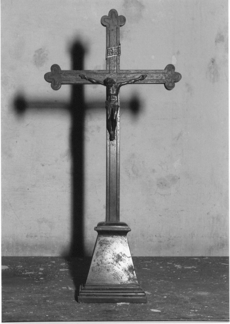 croce d'altare, opera isolata - bottega Italia centrale (sec. XX)