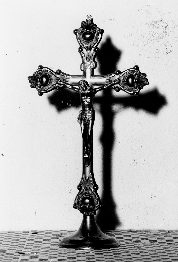 croce d'altare, opera isolata - ambito Italia centrale (sec. XX)