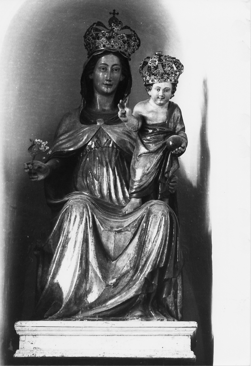 Madonna con Bambino (gruppo scultoreo, opera isolata) - ambito abruzzese (prima metà sec. XVI)