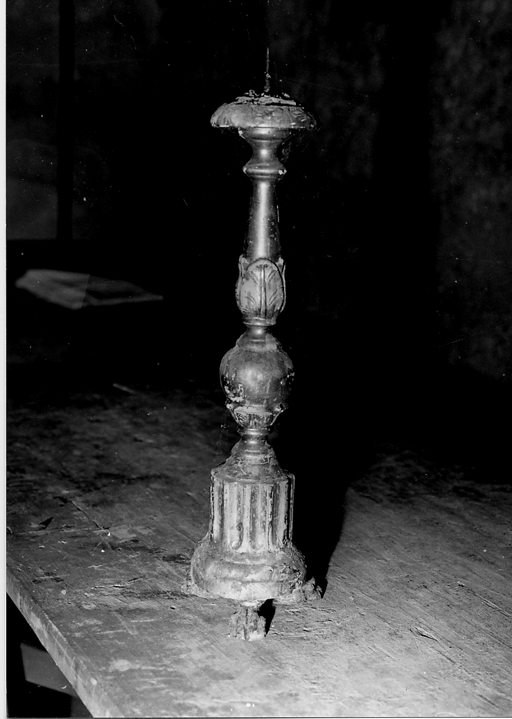 candeliere d'altare, serie - bottega abruzzese (sec. XVIII)