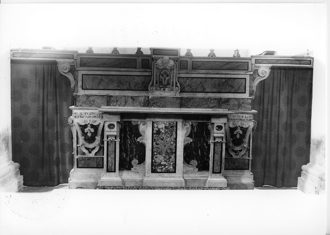 altare maggiore, opera isolata - bottega pescolana (sec. XIX)