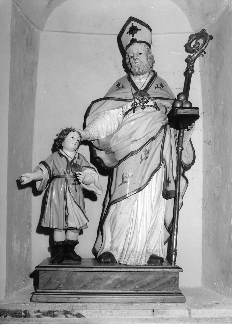 San Nicola con Bambino (gruppo scultoreo, opera isolata) - bottega Italia centro-meridionale (sec. XIX)