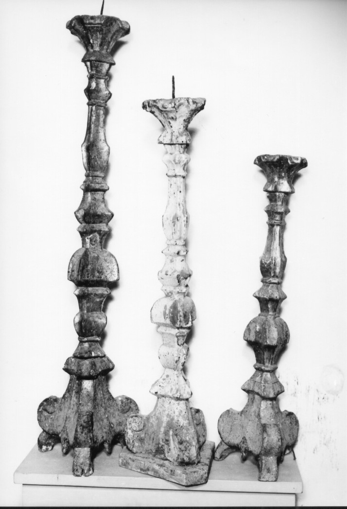 motivi decorativi a volute (candeliere, serie) - ambito Italia centrale (sec. XVIII)