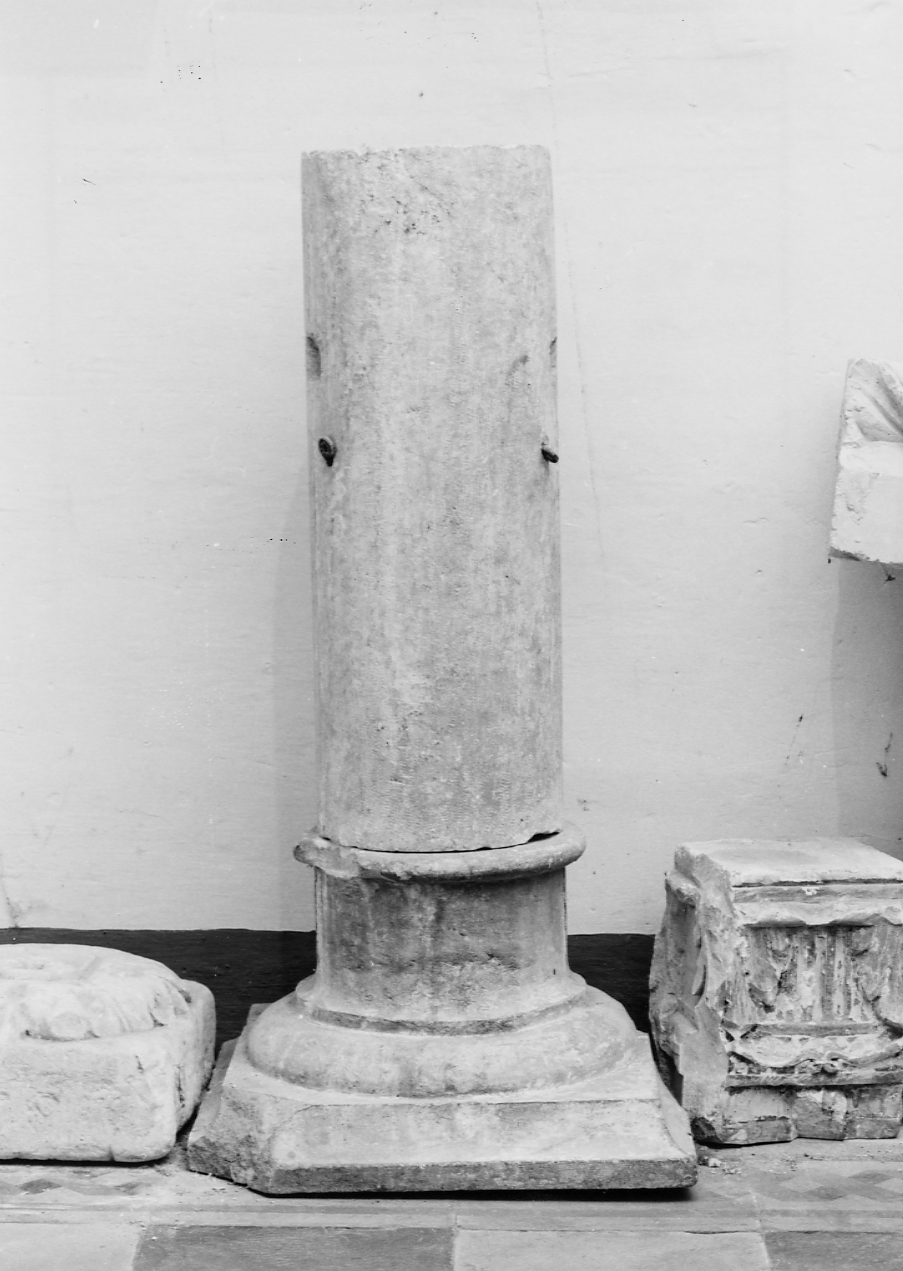 colonna, elemento d'insieme - ambito Italia centrale (sec. XVI)