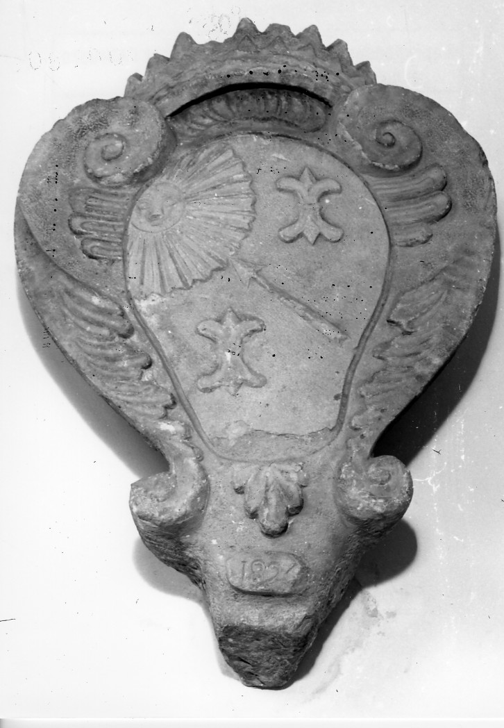 stemma comunale (rilievo, opera isolata) - ambito Italia centrale (sec. XIX)