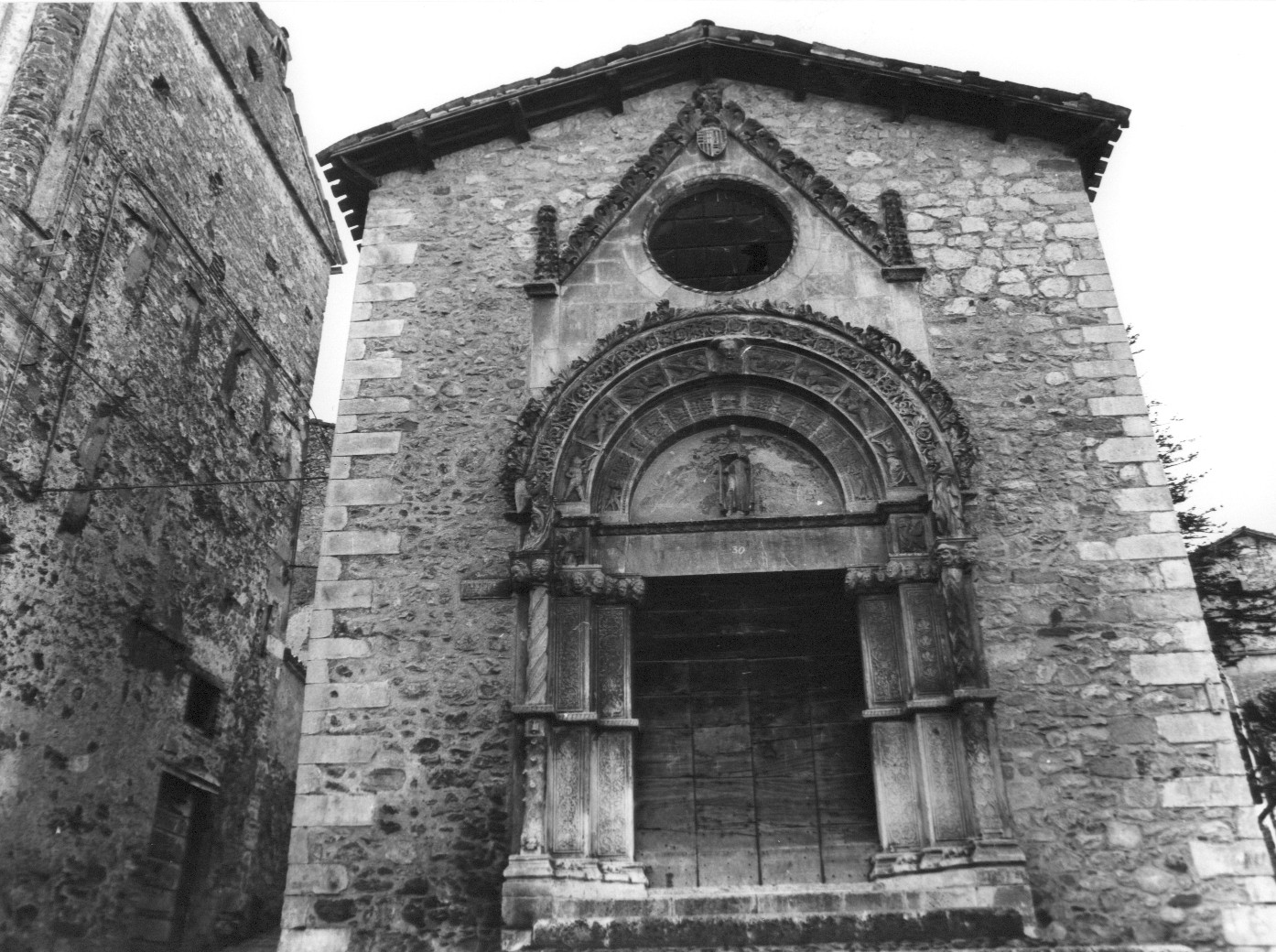 mostra di portale di Lombardo Andrea detto Andrea da Lugano (attribuito) (sec. XV)