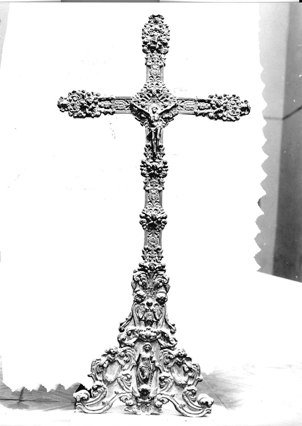 crocifisso, opera isolata - bottega abruzzese (fine/inizio secc. XVII/ XVIII)