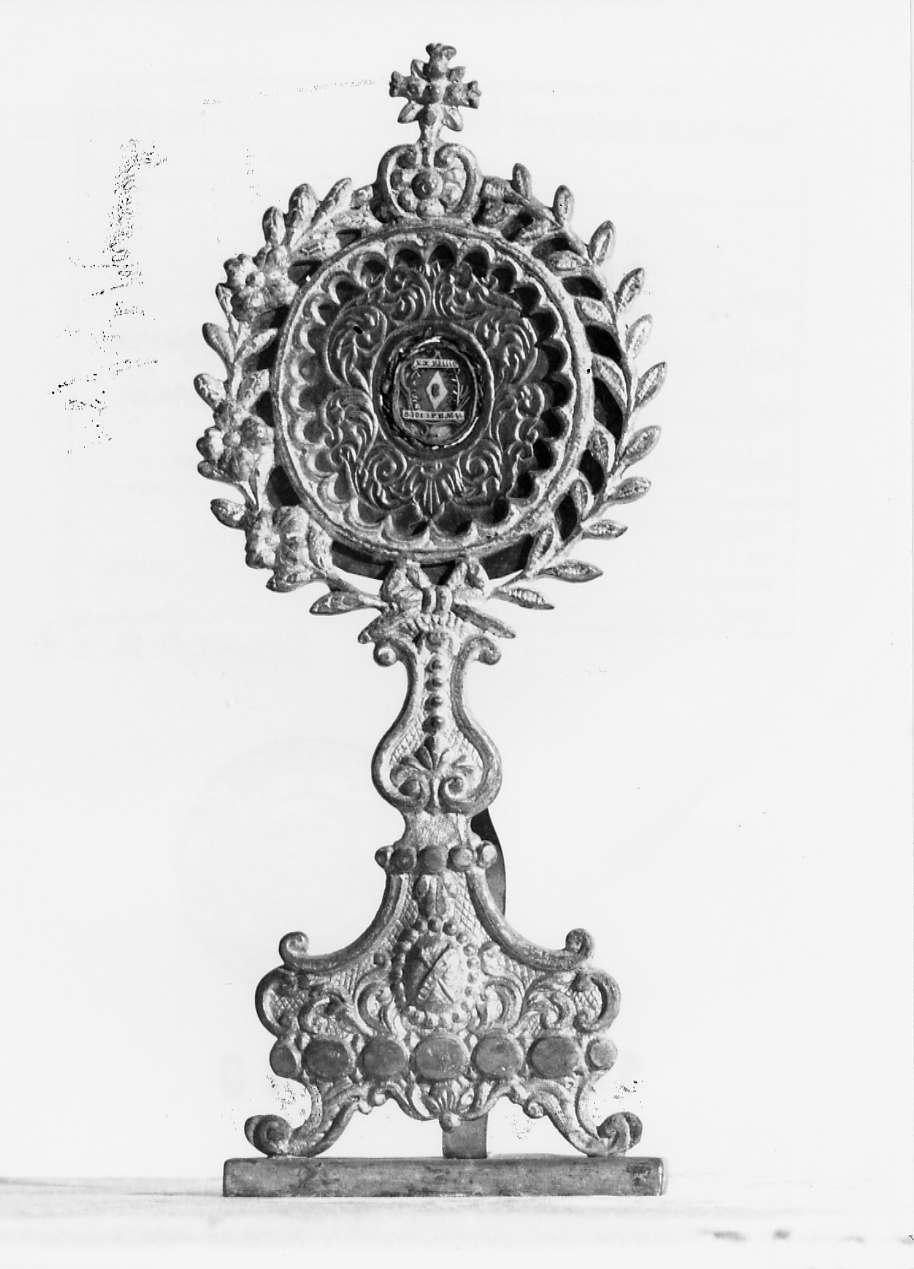 motivi decorativi vegetali (reliquiario - a ostensorio, opera isolata) - bottega Italia centrale (sec. XIX)