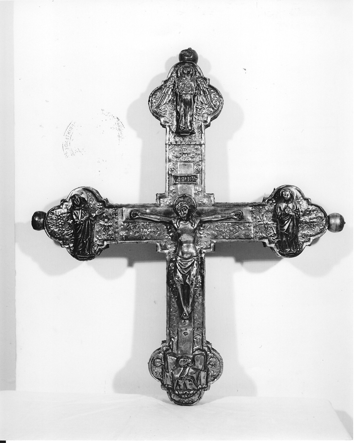 croce processionale - produzione sulmonese (sec. XV)