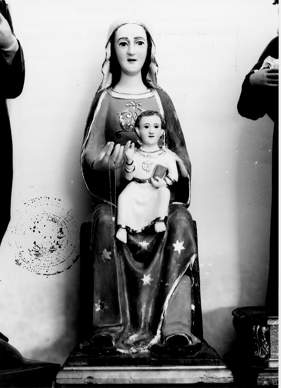 Madonna con Bambino in trono (statua, opera isolata) - ambito abruzzese (fine/inizio secc. XIV/ XV)
