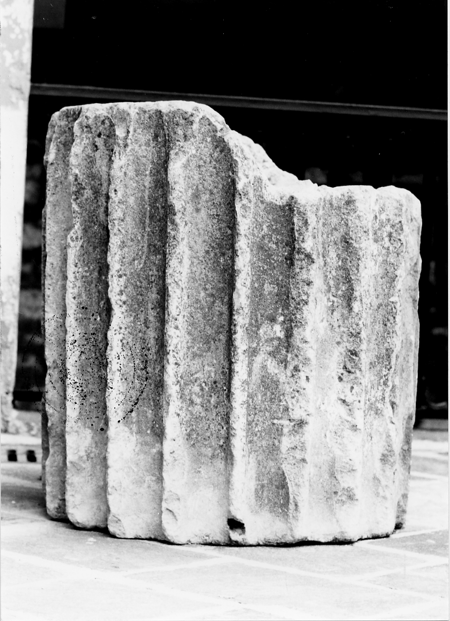 colonna, frammento - ambito abruzzese (sec. XVI)