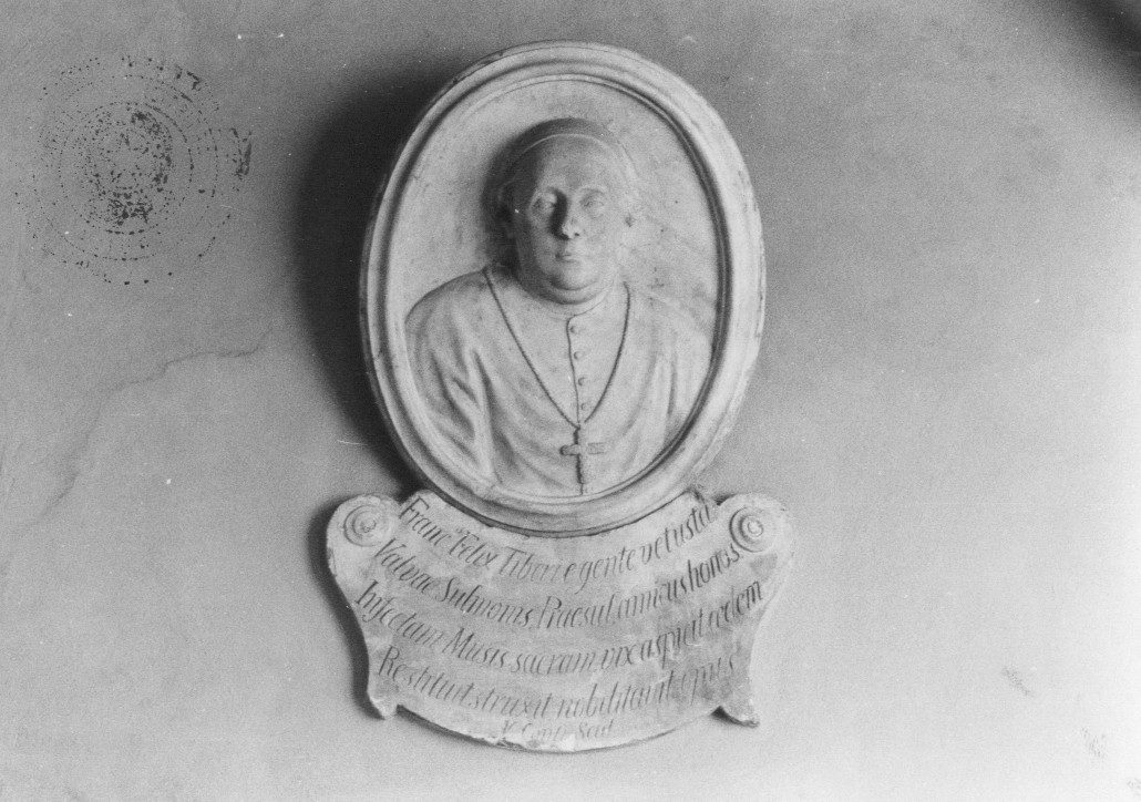 ritratto del vescovo Francesco Felice Tiberi (rilievo, opera isolata) di Conti Vincenzo di Francesco (sec. XIX)