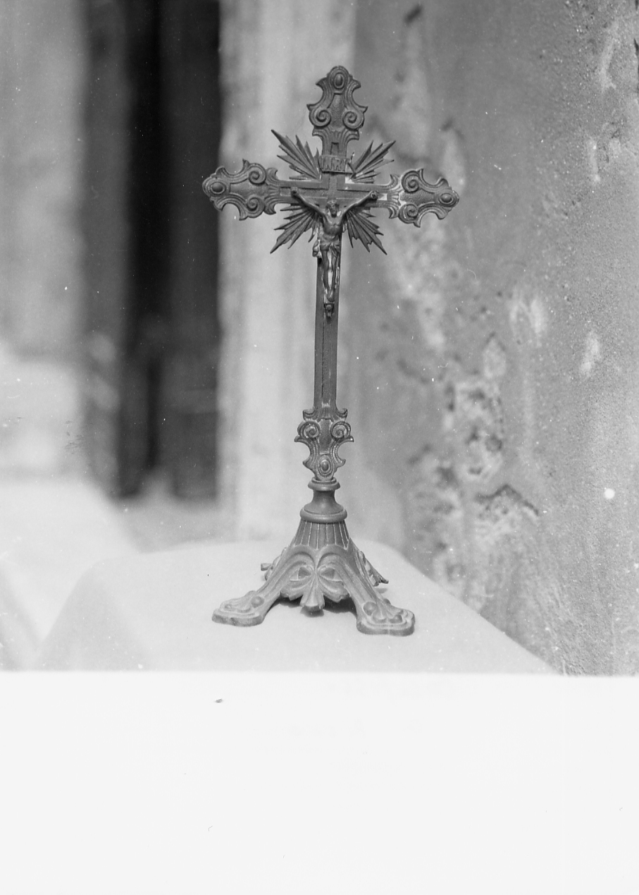 croce d'altare, opera isolata - bottega abruzzese (prima metà sec. XX)