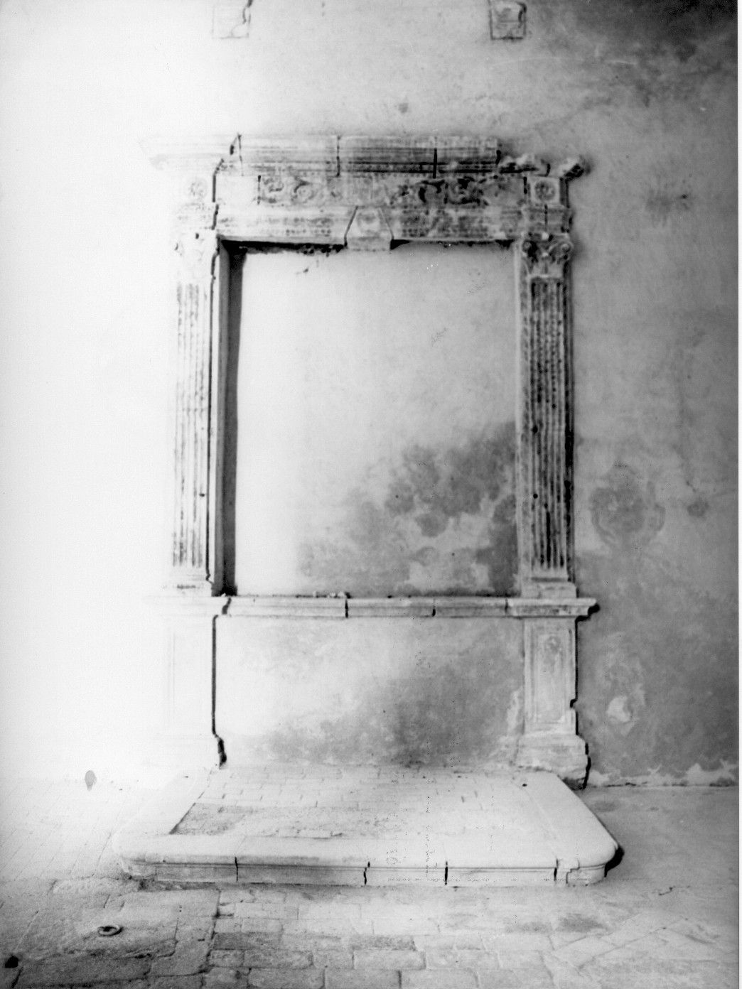 altare - ambito abruzzese (sec. XVI)