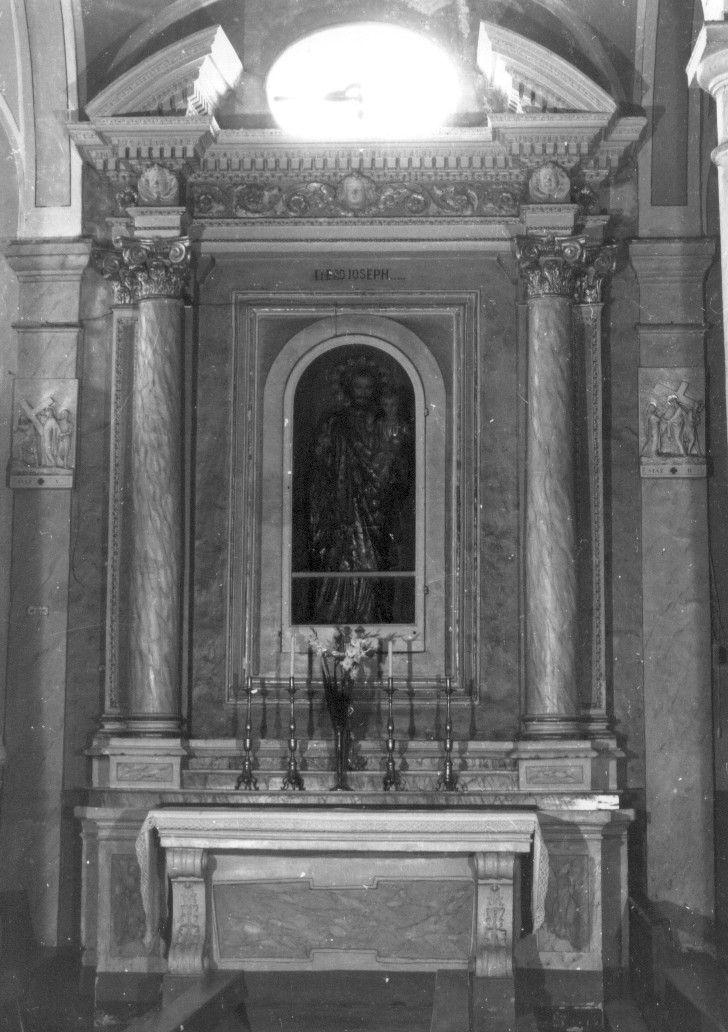 cornice architettonica con motivi decorativi e figure (altare, opera isolata) - ambito abruzzese (sec. XVIII)