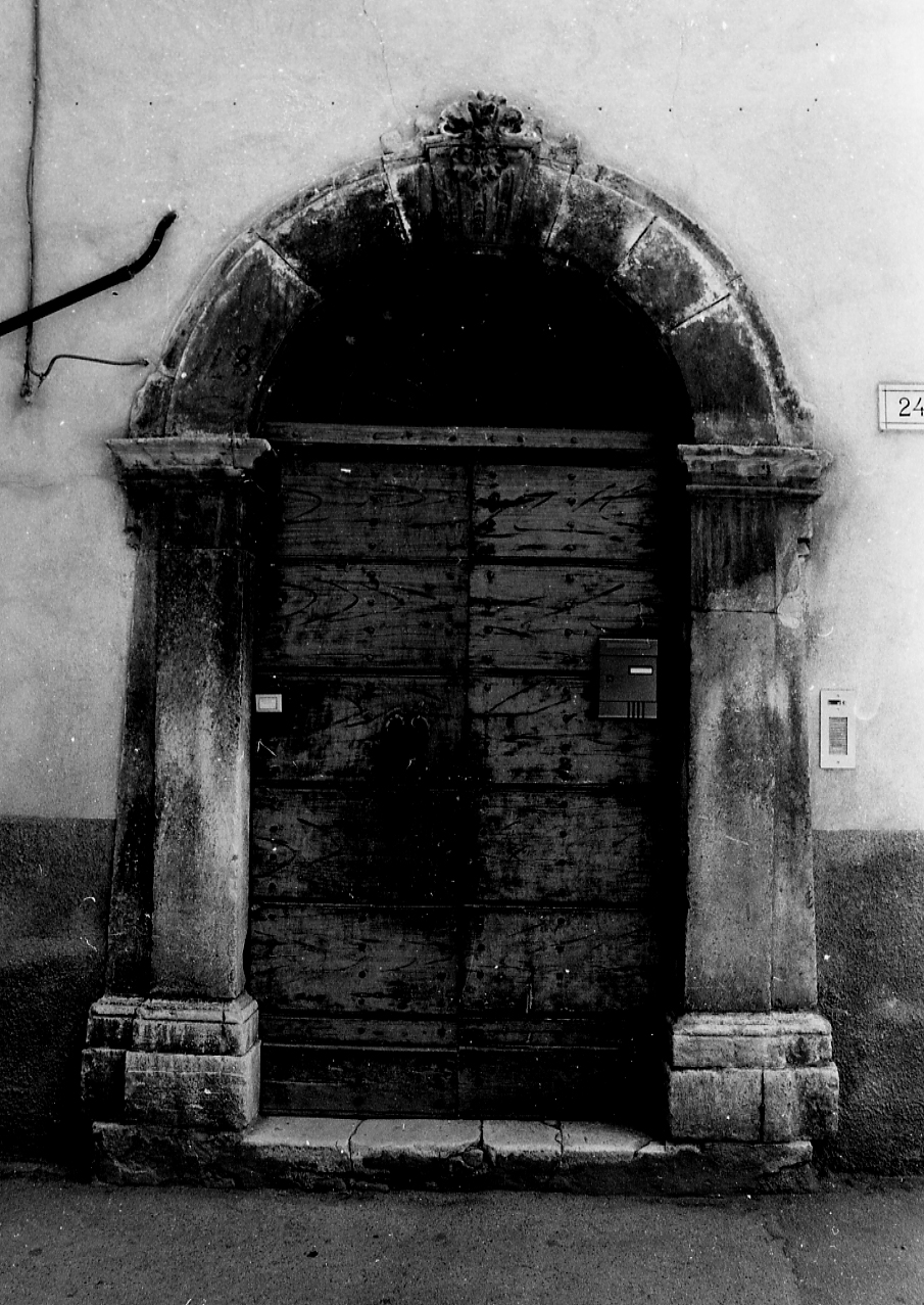 portale, opera isolata - ambito abruzzese (sec. XVIII)